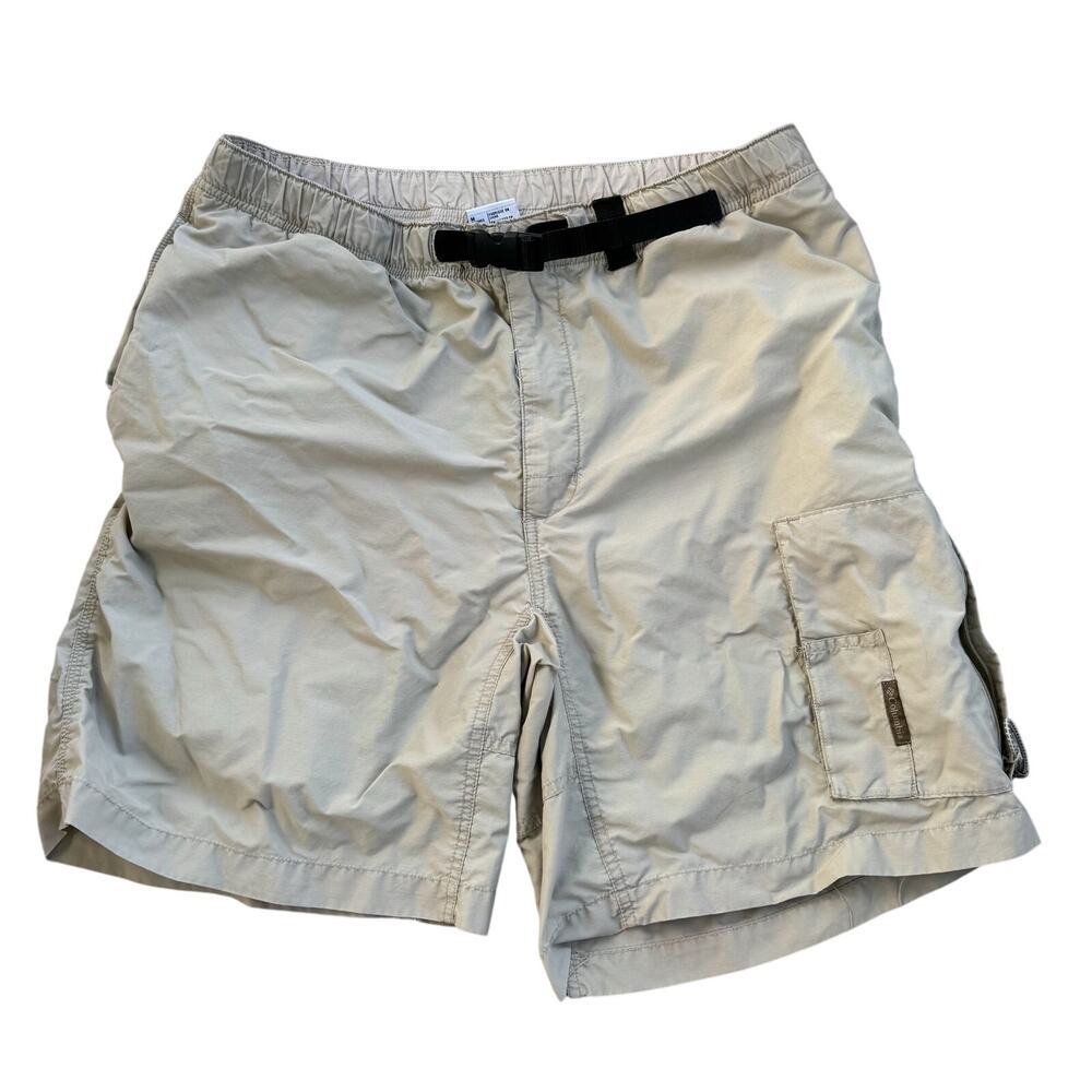 Columbia Men’s Khaki Lightweight Cargo Shorts Fishing Hiking Outdoors Sz Medium